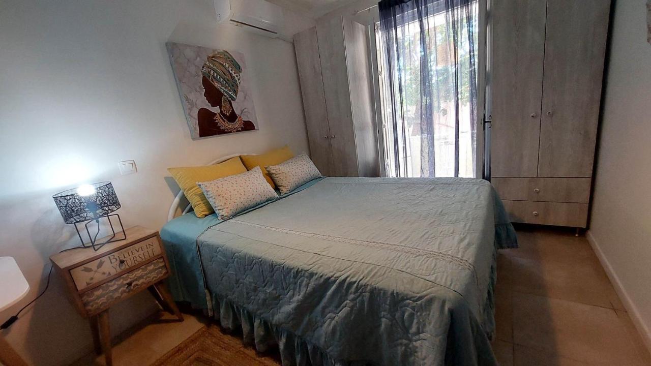 Nias Studio Apartment Perama  Exterior photo
